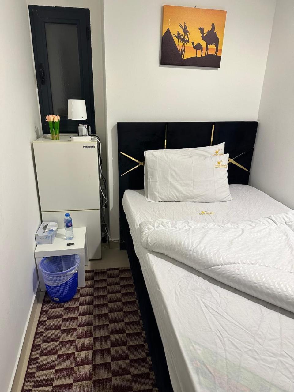 Four Stars Hostel Dubaï Extérieur photo