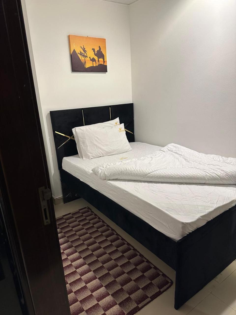 Four Stars Hostel Dubaï Extérieur photo