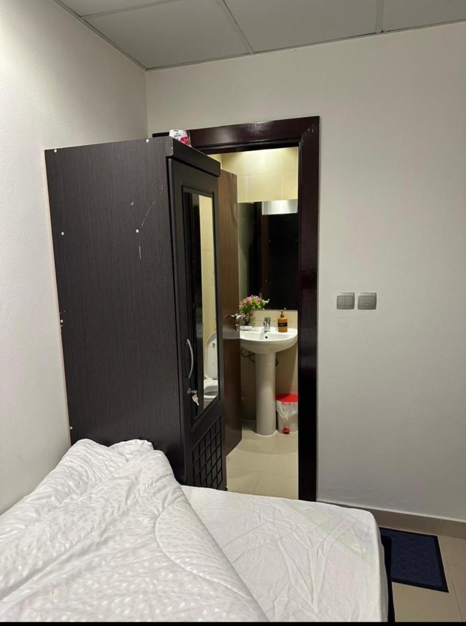Four Stars Hostel Dubaï Extérieur photo