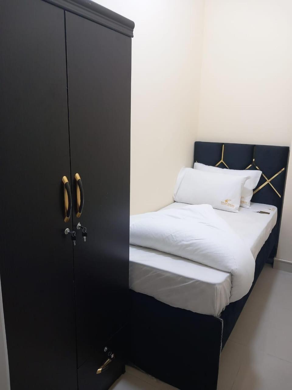 Four Stars Hostel Dubaï Extérieur photo