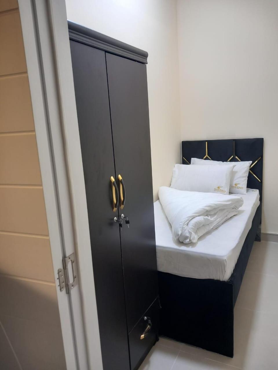 Four Stars Hostel Dubaï Extérieur photo