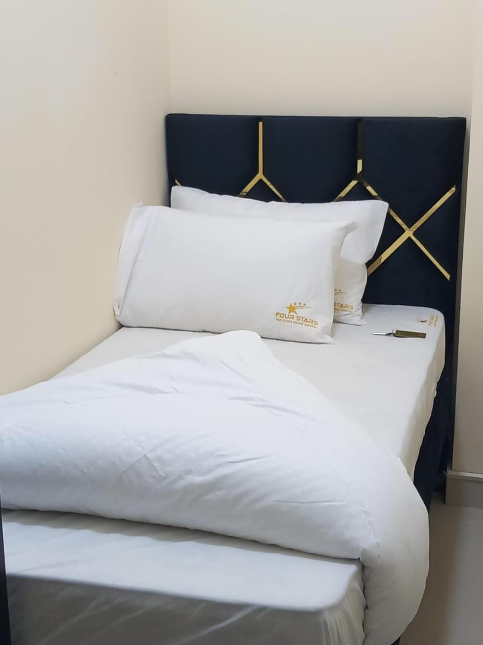 Four Stars Hostel Dubaï Extérieur photo