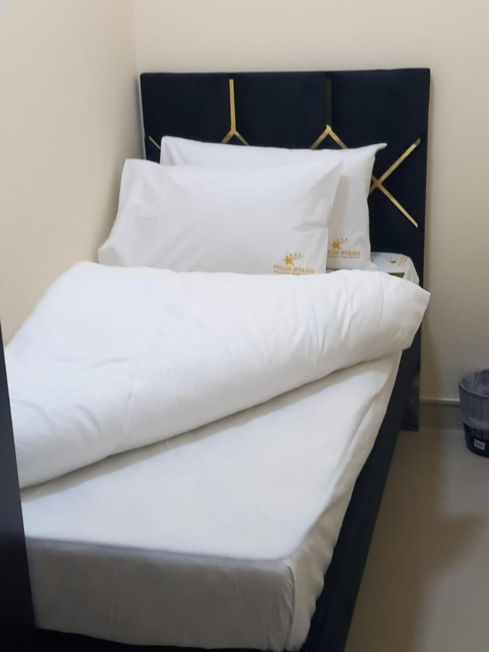 Four Stars Hostel Dubaï Extérieur photo